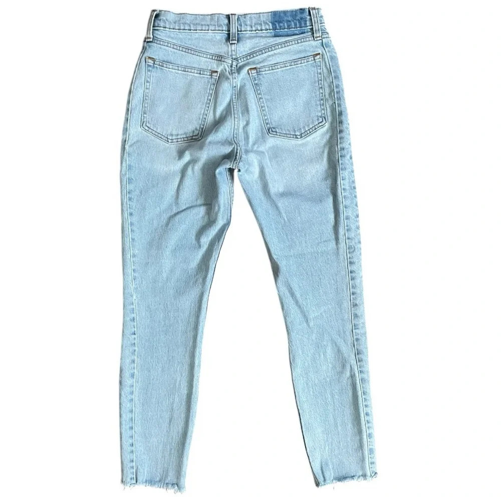 Abercrombie & Fitch The Skinny High Rise Jeans size 4 Light Wash Casual Denim